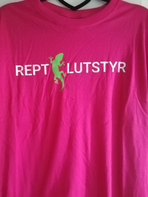 Rosa Reptilutstyr t-skjorte S